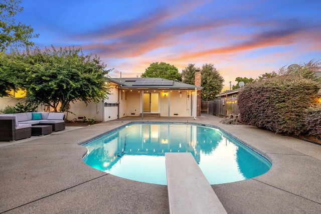 1395 S Rupert Avenue, Reedley, CA 93654