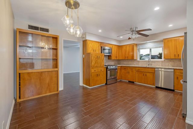 1395 S Rupert Avenue, Reedley, CA 93654