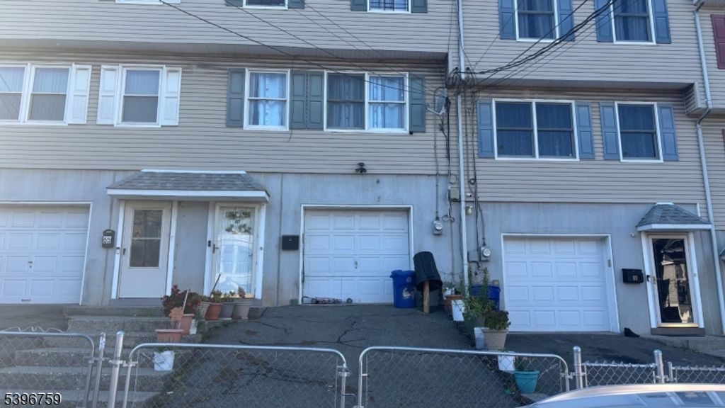 67 N 4Th St, Paterson City, NJ 07522