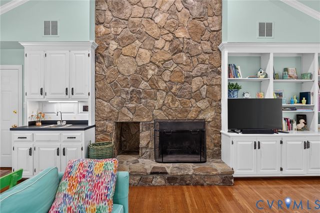 10817 North Bank Rd, Henrico, VA 23238