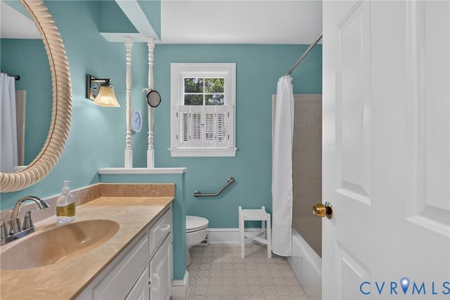 10817 North Bank Rd, Henrico, VA 23238