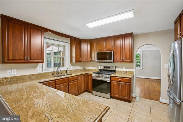4107 WOODLARK DR, Annandale, VA 22003