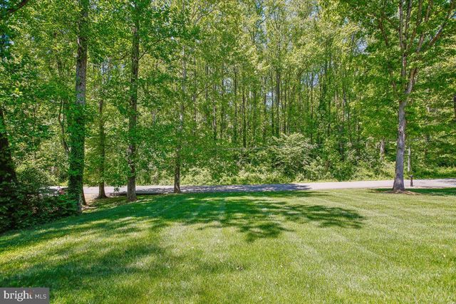4107 WOODLARK DR, Annandale, VA 22003
