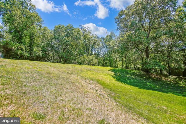 4107 WOODLARK DR, Annandale, VA 22003