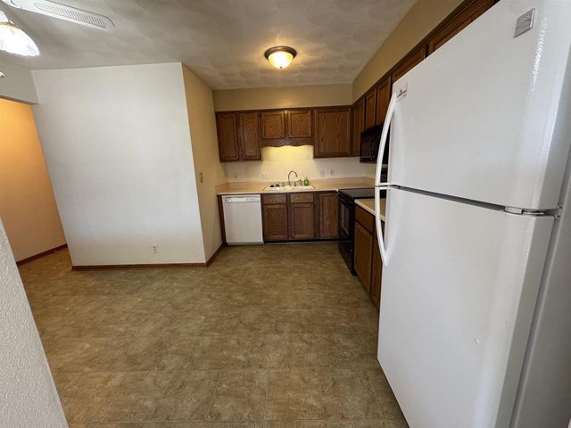 225 Ba Wood Lane, Janesville, WI 53545