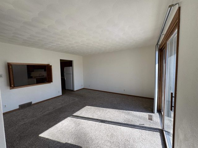 225 Ba Wood Lane, Janesville, WI 53545