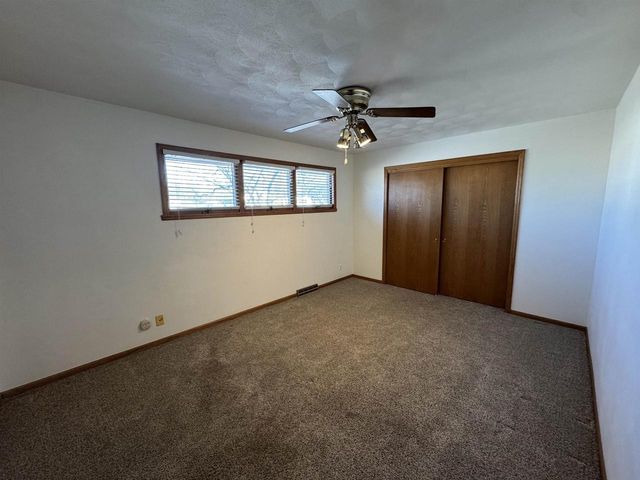 225 Ba Wood Lane, Janesville, WI 53545