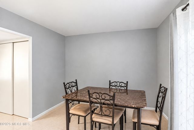111 Williamsburg Lane, Lakewood, NJ 08701