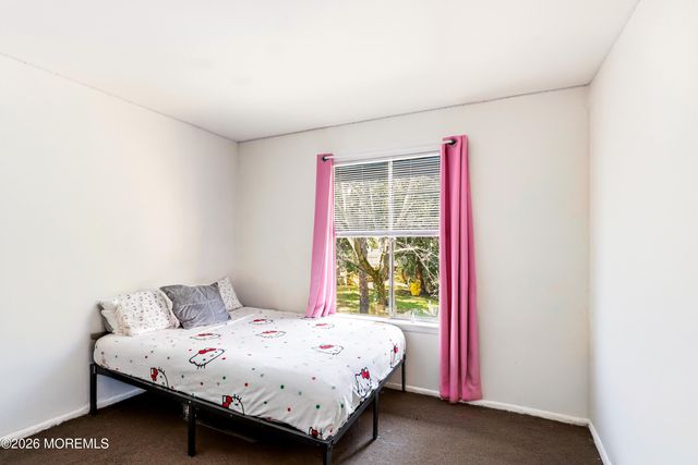 111 Williamsburg Lane, Lakewood, NJ 08701