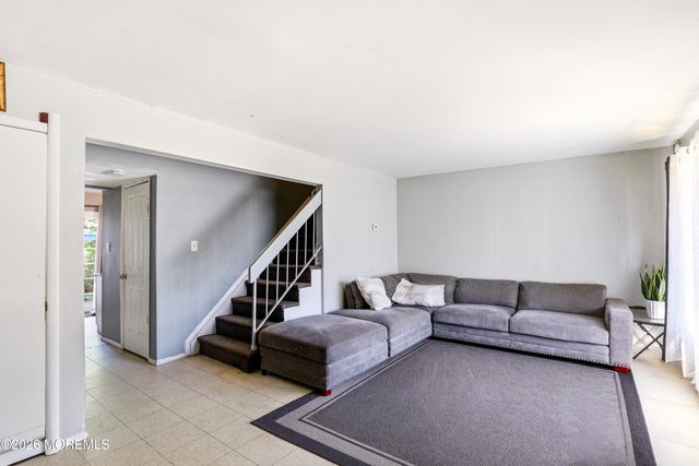 111 Williamsburg Lane, Lakewood, NJ 08701