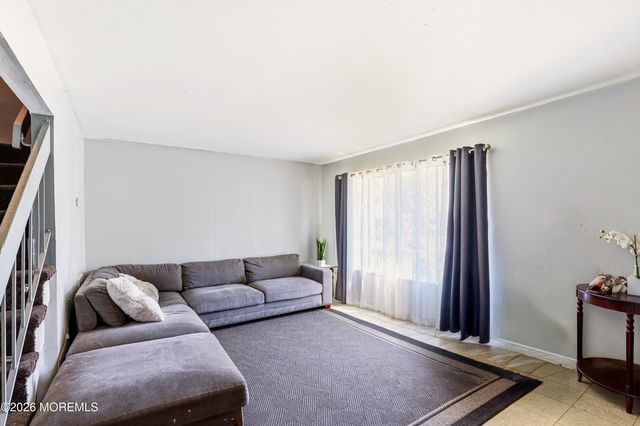 111 Williamsburg Lane, Lakewood, NJ 08701