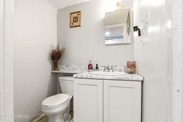 111 Williamsburg Lane, Lakewood, NJ 08701