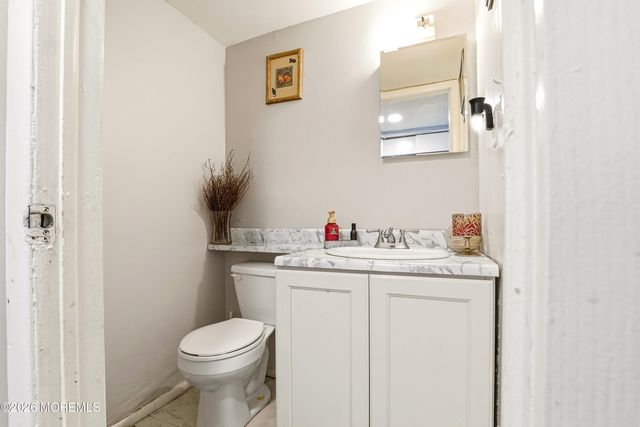 111 Williamsburg Lane, Lakewood, NJ 08701