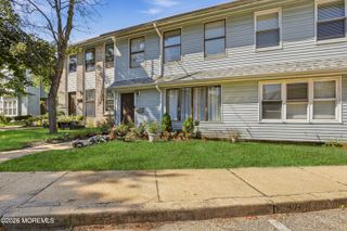 111 Williamsburg Lane, Lakewood, NJ 08701