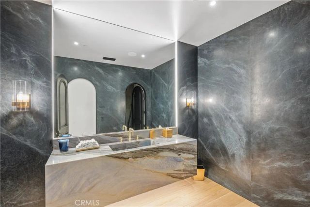 15931 Via De Santa Fe, Rancho Santa Fe, CA 92067