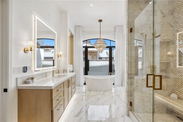 15931 Via De Santa Fe, Rancho Santa Fe, CA 92067