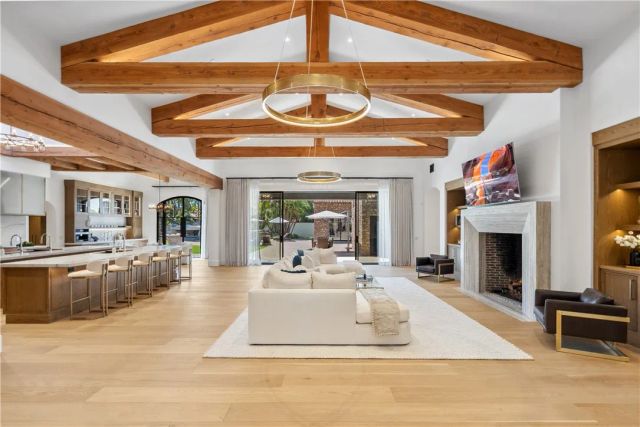 15931 Via De Santa Fe, Rancho Santa Fe, CA 92067