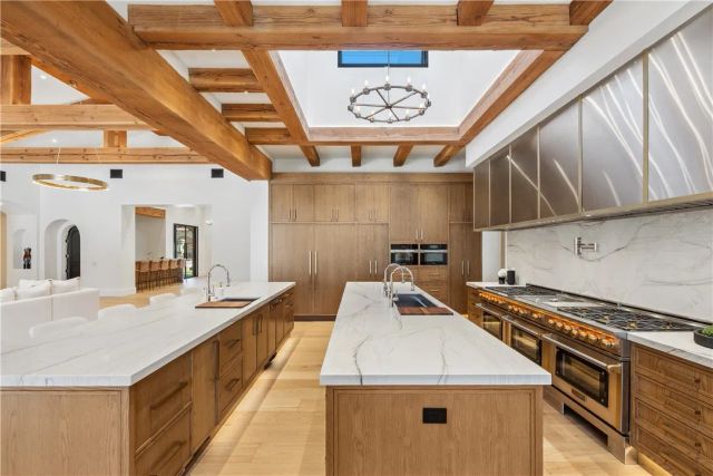 15931 Via De Santa Fe, Rancho Santa Fe, CA 92067