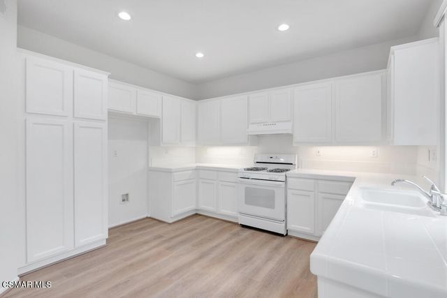 663 Avenida Magdalena, Camarillo, CA 93010