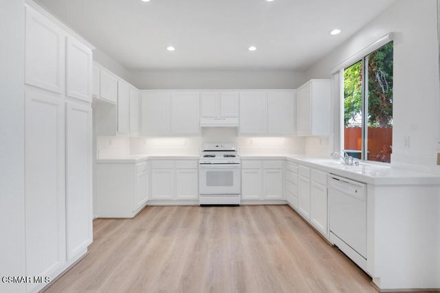 663 Avenida Magdalena, Camarillo, CA 93010