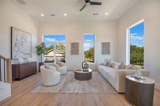 2203 Hondo Avenue 106, Dallas, TX 75219