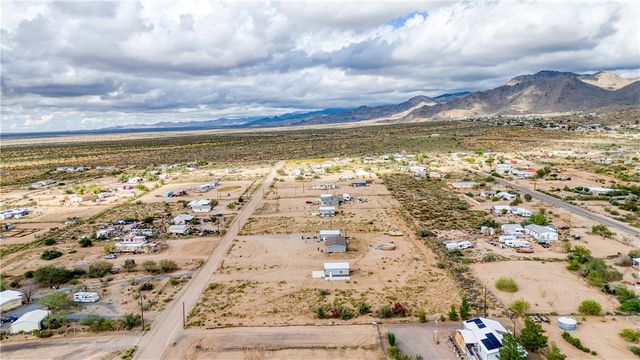 3870 N Bouse Road, Golden Valley, AZ 86413