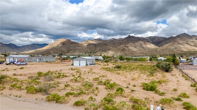 3870 N Bouse Road, Golden Valley, AZ 86413