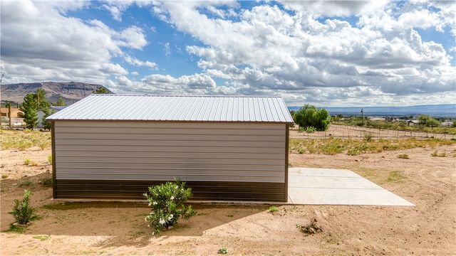 3870 N Bouse Road, Golden Valley, AZ 86413