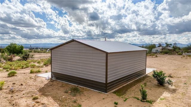 3870 N Bouse Road, Golden Valley, AZ 86413