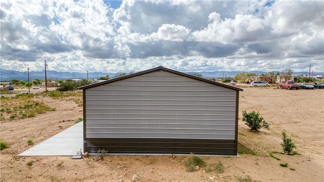 3870 N Bouse Road, Golden Valley, AZ 86413