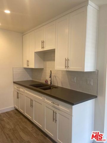 3794 Rosewood Avenue, Los Angeles, CA 90066