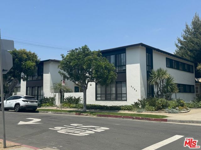 3794 Rosewood Avenue, Los Angeles, CA 90066