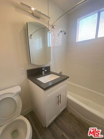 3794 Rosewood Avenue, Los Angeles, CA 90066