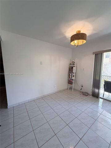 17000 NW 67th Ave 112, Hialeah, FL 33015
