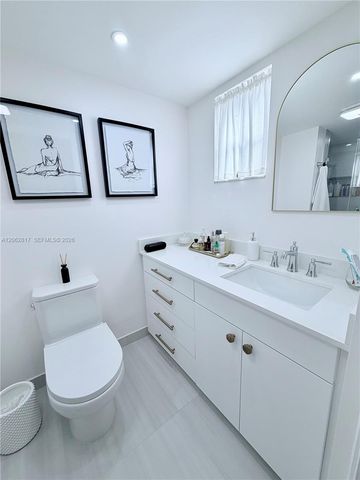 17000 NW 67th Ave 112, Hialeah, FL 33015