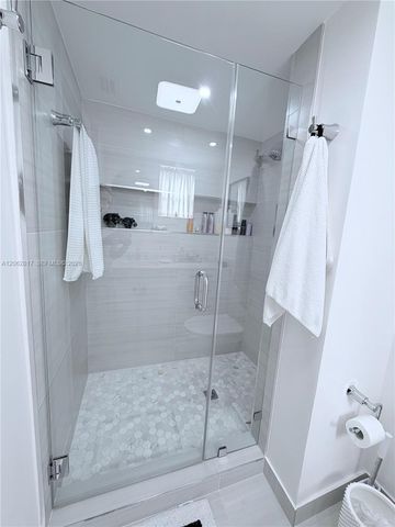 17000 NW 67th Ave 112, Hialeah, FL 33015