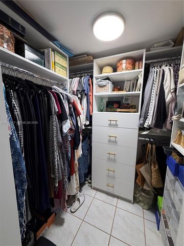 17000 NW 67th Ave 112, Hialeah, FL 33015