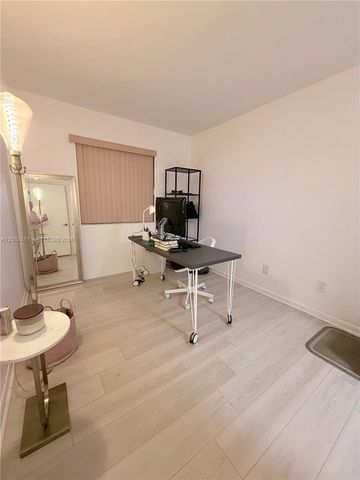 17000 NW 67th Ave 112, Hialeah, FL 33015