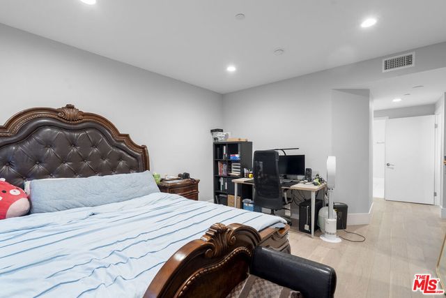 901 S Gramercy Drive 205, Los Angeles, CA 90019