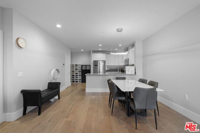 901 S Gramercy Drive 205, Los Angeles, CA 90019