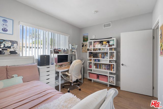 901 S Gramercy Drive 205, Los Angeles, CA 90019