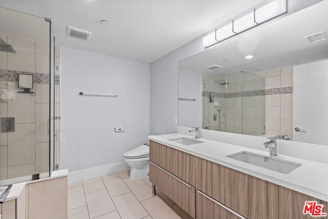 901 S Gramercy Drive 205, Los Angeles, CA 90019