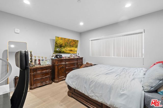 901 S Gramercy Drive 205, Los Angeles, CA 90019