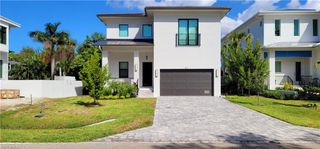 511 97th AVE N, Naples, FL 34108