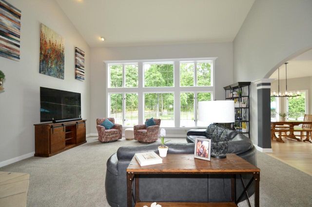 N34W33394 Hickory LANE, Nashotah, WI 53058