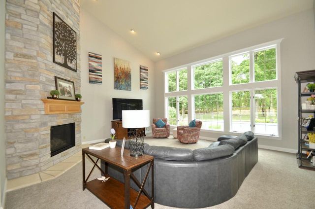 N34W33394 Hickory LANE, Nashotah, WI 53058