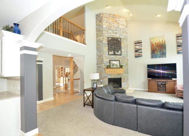 N34W33394 Hickory LANE, Nashotah, WI 53058