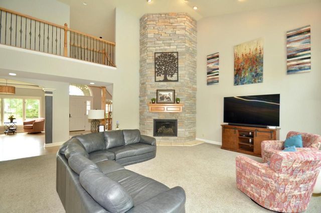N34W33394 Hickory LANE, Nashotah, WI 53058