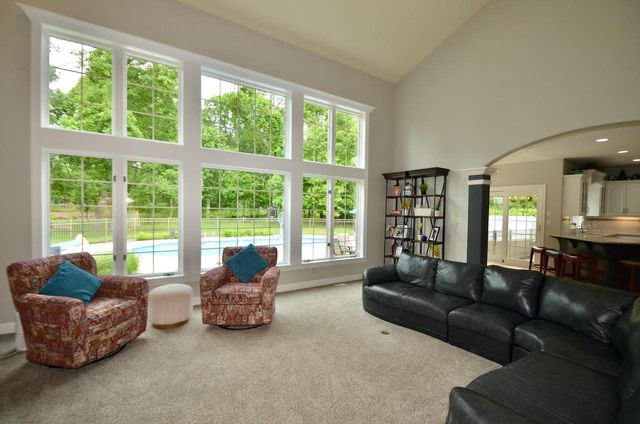 N34W33394 Hickory LANE, Nashotah, WI 53058