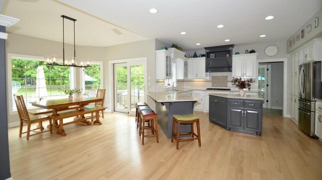 N34W33394 Hickory LANE, Nashotah, WI 53058